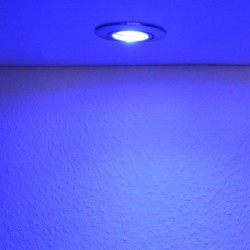 Ensemble de spots encastrés avec 7W RGB+W spot illuminant 12V avec télécommande